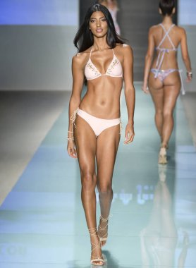 Luli Fama, pist, Miami hafta, Amerika Birleşik Devletleri - 22 Temmuz 2017 yüzmek