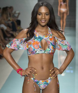 Luli Fama, pist, Miami hafta, Amerika Birleşik Devletleri - 22 Temmuz 2017 yüzmek