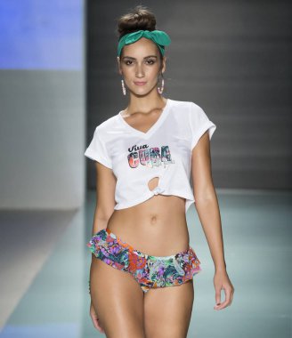 Luli Fama, pist, Miami hafta, Amerika Birleşik Devletleri - 22 Temmuz 2017 yüzmek