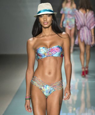 Luli Fama, pist, Miami hafta, Amerika Birleşik Devletleri - 22 Temmuz 2017 yüzmek