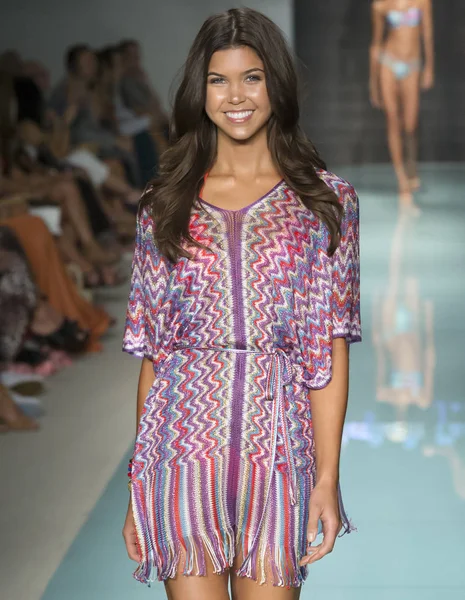 Luli Fama, pist, Miami hafta, Amerika Birleşik Devletleri - 22 Temmuz 2017 yüzmek