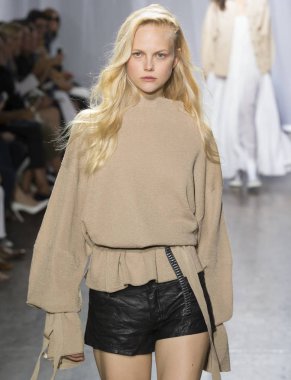 Rehberleri ve Voltaire - bahar yaz 2018, New York moda Wee göster