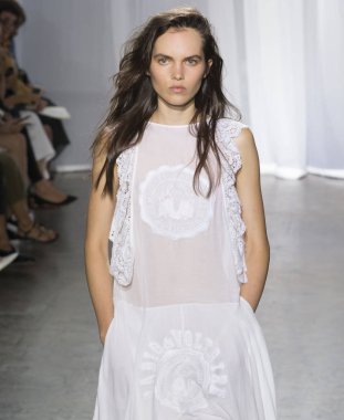 Rehberleri ve Voltaire - bahar yaz 2018, New York moda Wee göster