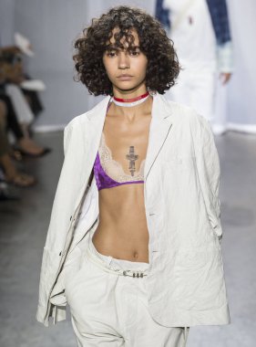 Rehberleri ve Voltaire - bahar yaz 2018, New York moda Wee göster