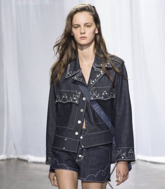 Rehberleri ve Voltaire - bahar yaz 2018, New York moda Wee göster