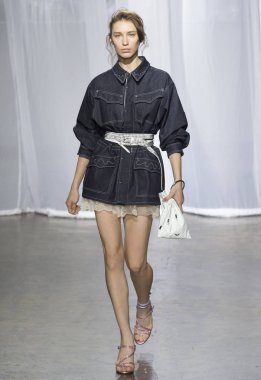 Rehberleri ve Voltaire - bahar yaz 2018, New York moda Wee göster