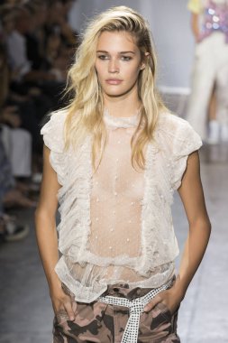 Rehberleri ve Voltaire - bahar yaz 2018, New York moda Wee göster