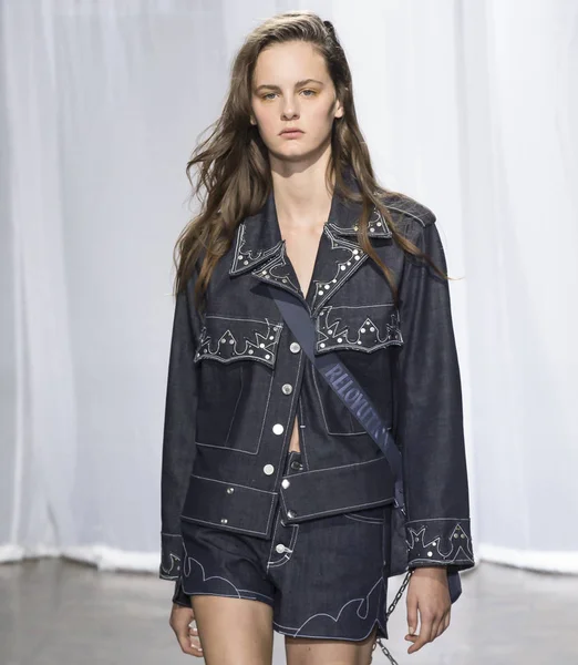 Rehberleri ve Voltaire - bahar yaz 2018, New York moda Wee göster