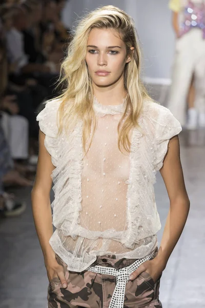 Rehberleri ve Voltaire - bahar yaz 2018, New York moda Wee göster