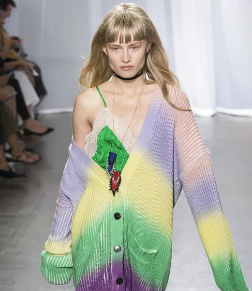 Rehberleri ve Voltaire - bahar yaz 2018, New York moda Wee göster