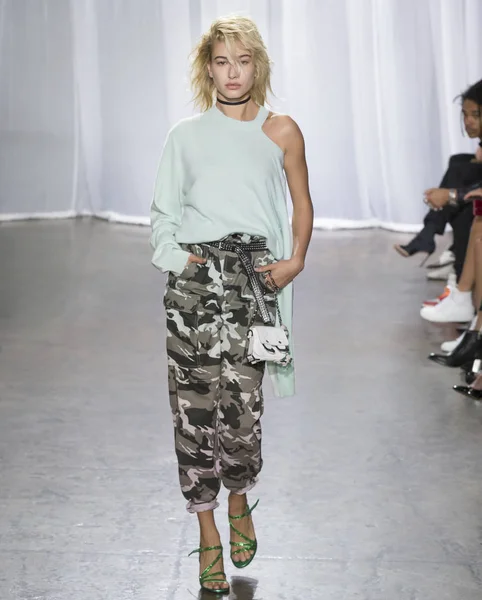 Rehberleri ve Voltaire - bahar yaz 2018, New York moda Wee göster