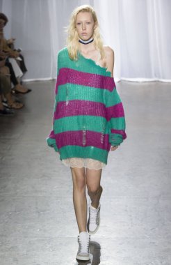 Rehberleri ve Voltaire - bahar yaz 2018, New York moda Wee göster