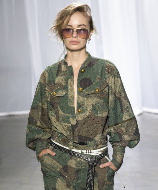 Rehberleri ve Voltaire - bahar yaz 2018, New York moda Wee göster