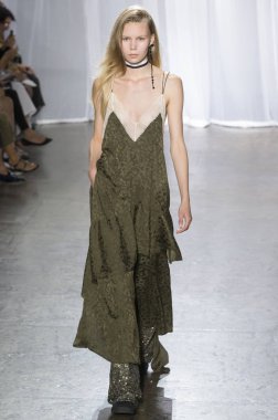 Rehberleri ve Voltaire - bahar yaz 2018, New York moda Wee göster