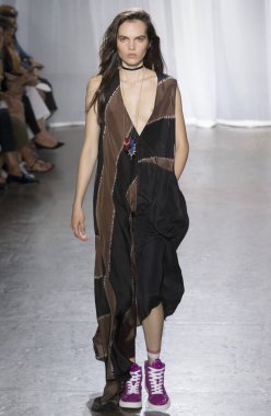 Rehberleri ve Voltaire - bahar yaz 2018, New York moda Wee göster