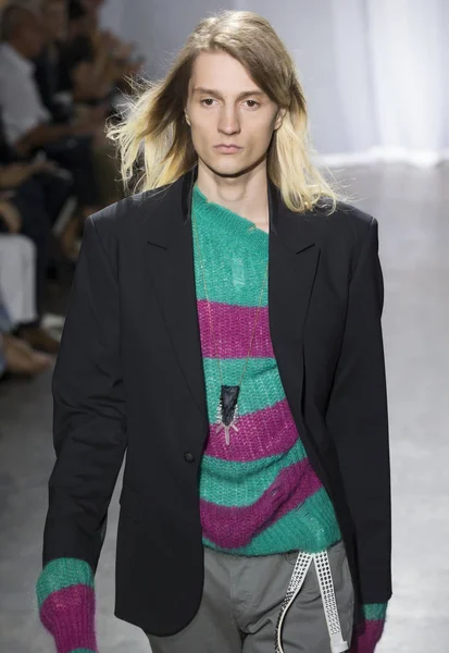 Rehberleri ve Voltaire - bahar yaz 2018, New York moda Wee göster