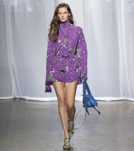 Rehberleri ve Voltaire - bahar yaz 2018, New York moda Wee göster