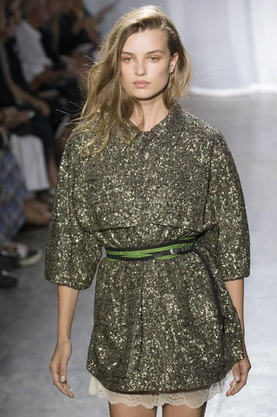 Rehberleri ve Voltaire - bahar yaz 2018, New York moda Wee göster