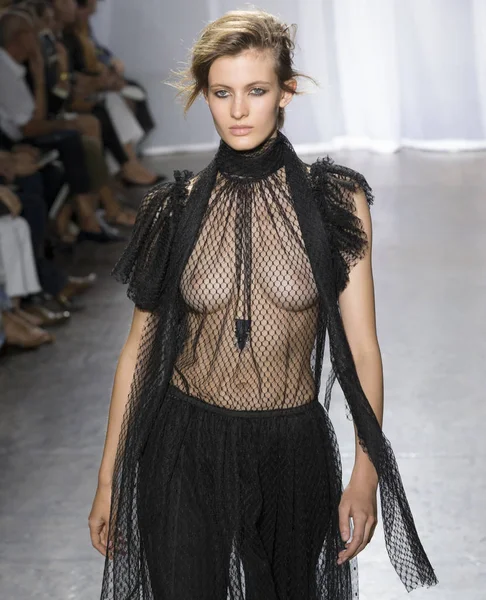 Rehberleri ve Voltaire - bahar yaz 2018, New York moda Wee göster