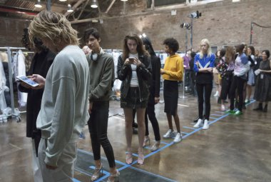 Rehberleri ve Voltaire - bahar yaz 2018, New York moda Wee göster