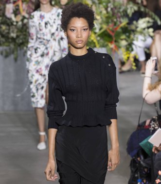 Jason Wu show - bahar yaz 2018, New York Moda Haftası