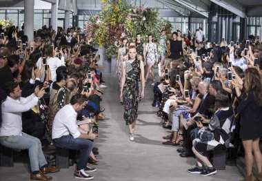 Jason Wu show - bahar yaz 2018, New York Moda Haftası