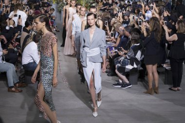 Jason Wu show - bahar yaz 2018, New York Moda Haftası