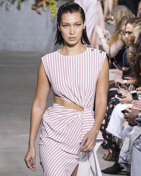 Jason Wu Térkép - tavaszi nyári 2018-ban, New York-i Fashion Week — Stock Fotó