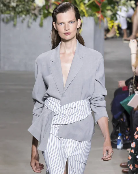 Jason Wu show - bahar yaz 2018, New York Moda Haftası