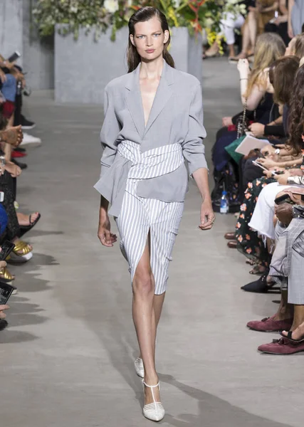 Jason Wu show - bahar yaz 2018, New York Moda Haftası