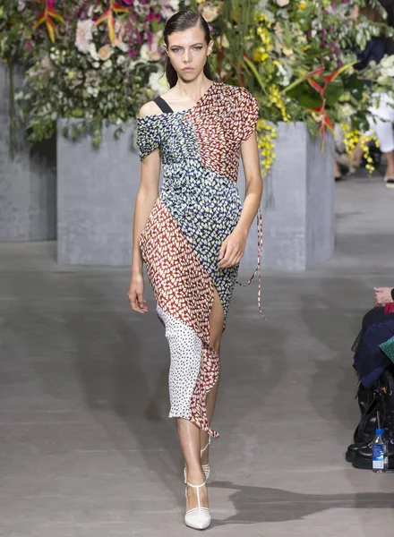 Jason Wu show - bahar yaz 2018, New York Moda Haftası