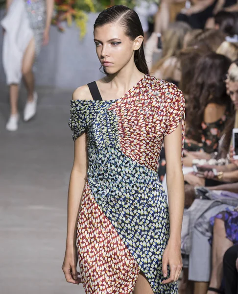 Jason Wu show - bahar yaz 2018, New York Moda Haftası