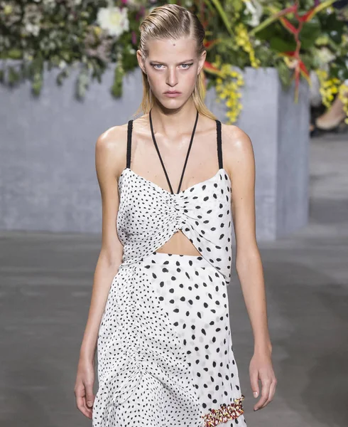 Jason Wu show - bahar yaz 2018, New York Moda Haftası