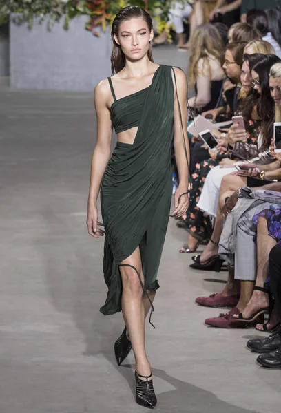 Jason Wu show - bahar yaz 2018, New York Moda Haftası