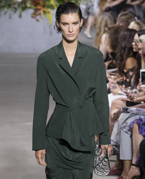 Jason Wu show - bahar yaz 2018, New York Moda Haftası