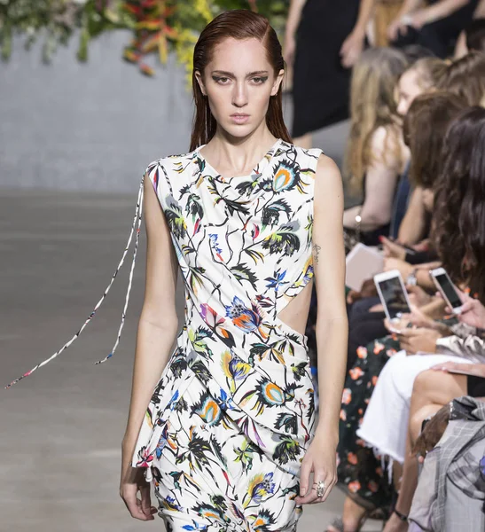 Jason Wu show - bahar yaz 2018, New York Moda Haftası