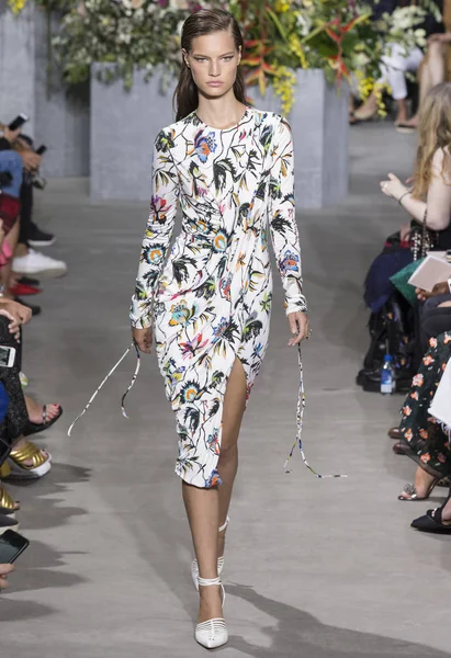 Jason Wu show - bahar yaz 2018, New York Moda Haftası