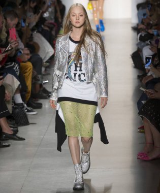 Jeremy Scott show - bahar yaz 2018, New York Moda Haftası