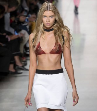 Jeremy Scott show - bahar yaz 2018, New York Moda Haftası