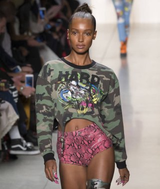 Jeremy Scott show - bahar yaz 2018, New York Moda Haftası