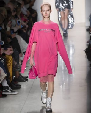 Jeremy Scott show - bahar yaz 2018, New York Moda Haftası