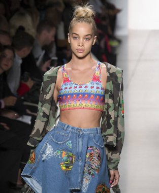 Jeremy Scott show - bahar yaz 2018, New York Moda Haftası