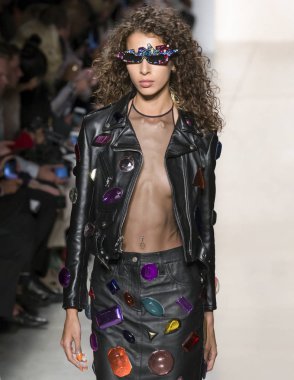 Jeremy Scott show - bahar yaz 2018, New York Moda Haftası