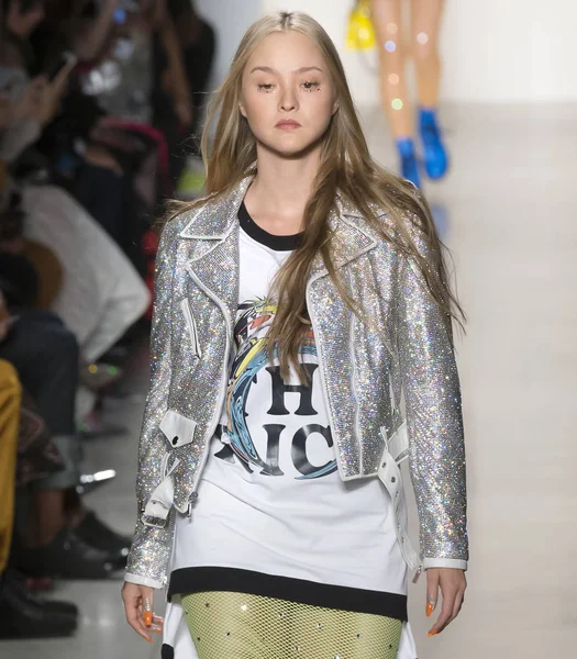 Jeremy Scott show - bahar yaz 2018, New York Moda Haftası