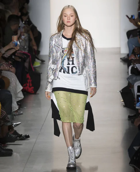 Jeremy Scott show - bahar yaz 2018, New York Moda Haftası