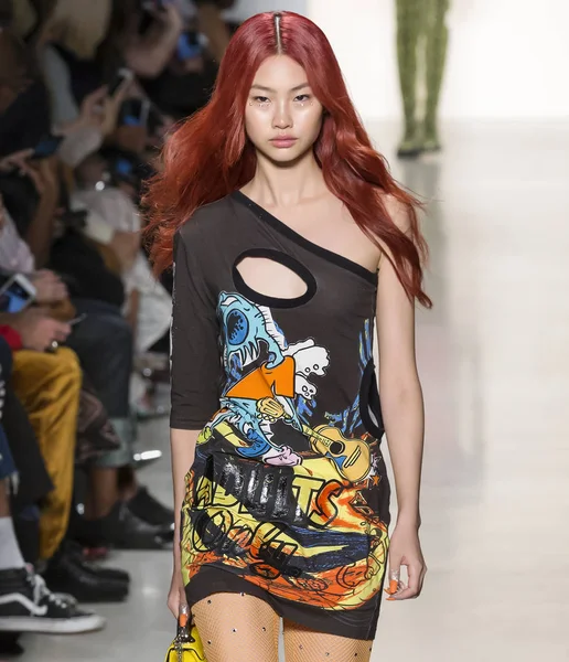 Jeremy Scott show - våren sommaren 2018, New York Fashion Week — Stockfoto