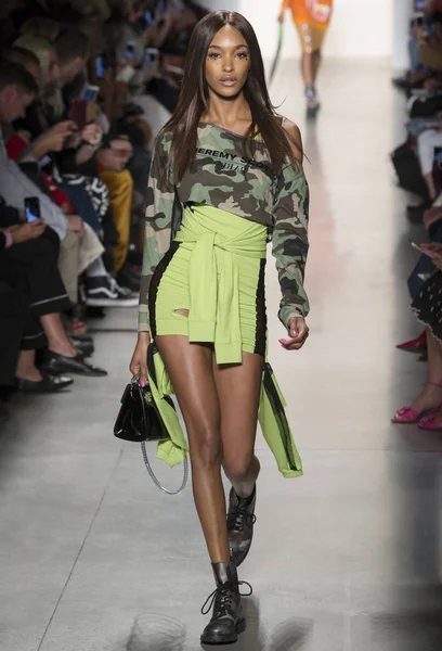 Jeremy Scott show - bahar yaz 2018, New York Moda Haftası