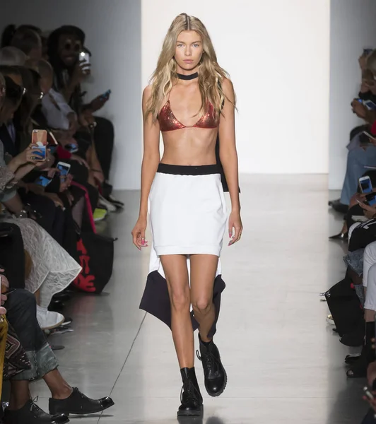 Jeremy Scott show - bahar yaz 2018, New York Moda Haftası