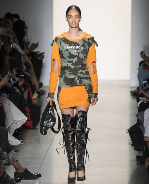 Jeremy Scott show - bahar yaz 2018, New York Moda Haftası
