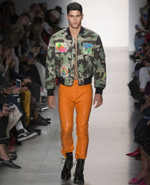 Jeremy Scott show - bahar yaz 2018, New York Moda Haftası